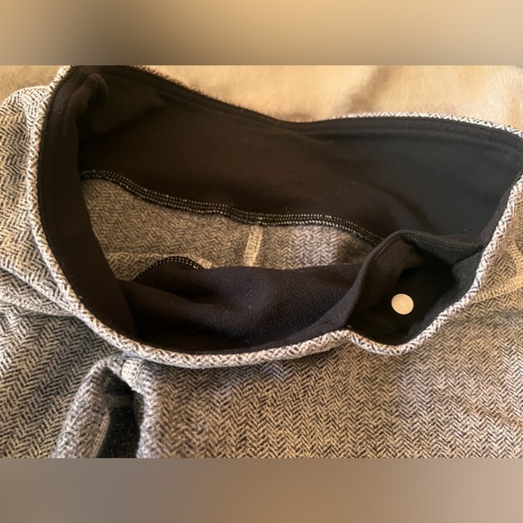 Lululemon crop leggings size 6 - Picture 3 of 6
